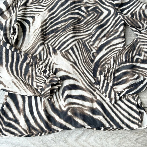 Vintage Louben Tiger Print Semi Sheer Button Down Shirt  Made in Canada - Picture 14 of 14